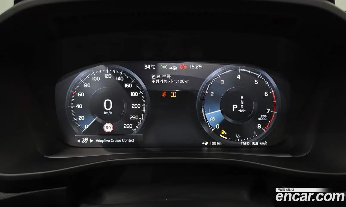 Volvo XC40 2019 2.0 автомат (гидро), фото 11