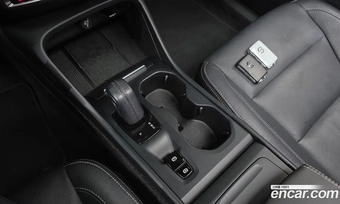 Volvo XC40 2019 2.0 автомат (гидро), фото 12