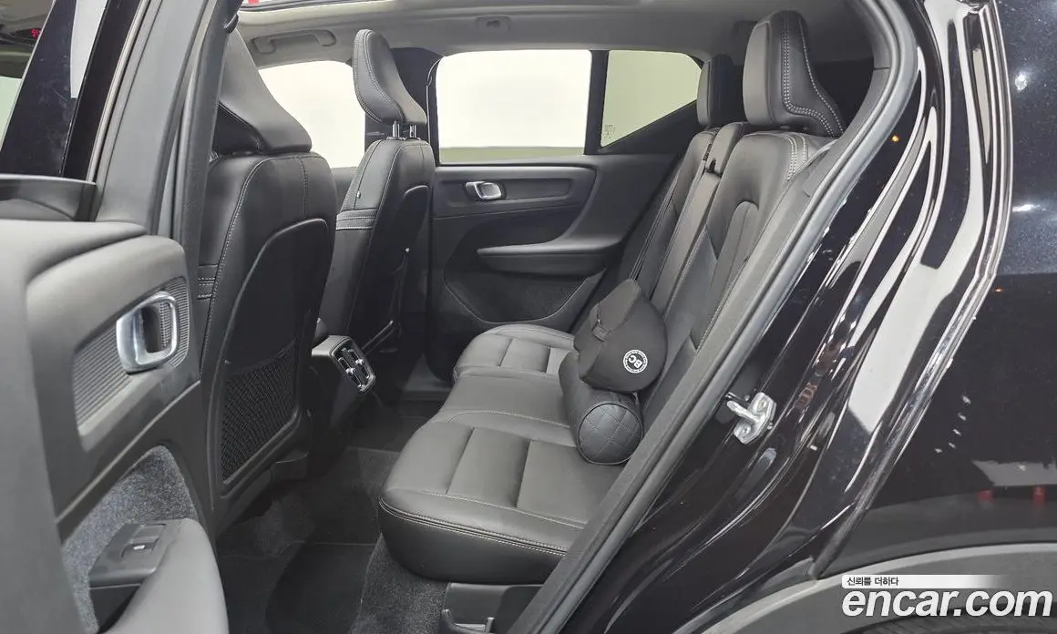 Volvo XC40 2019 2.0 автомат (гидро), фото 18