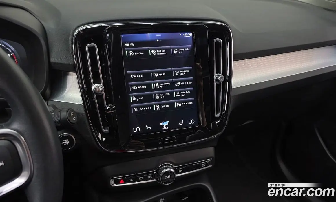 Volvo XC40 2019 2.0 автомат (гидро), фото 20