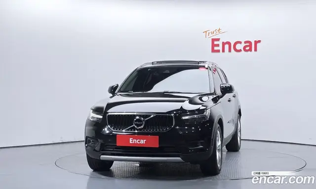 Volvo XC40 2019 2.0 автомат (гидро), миниатюра 3