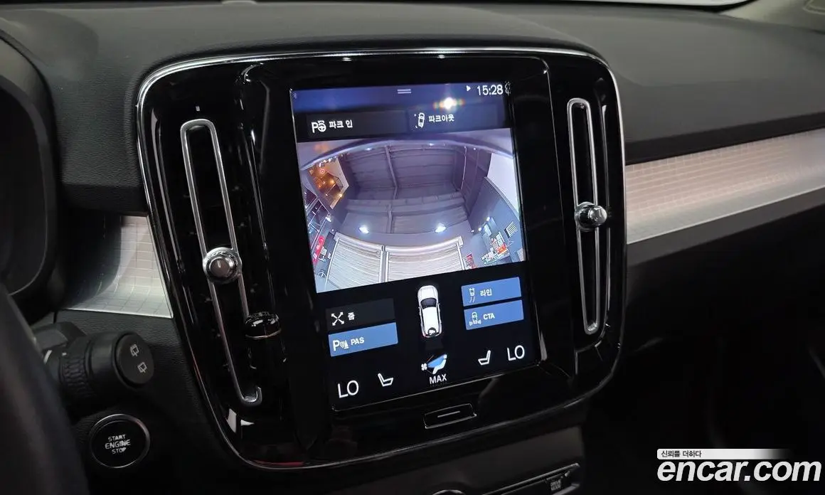 Volvo XC40 2019 2.0 автомат (гидро), фото 21