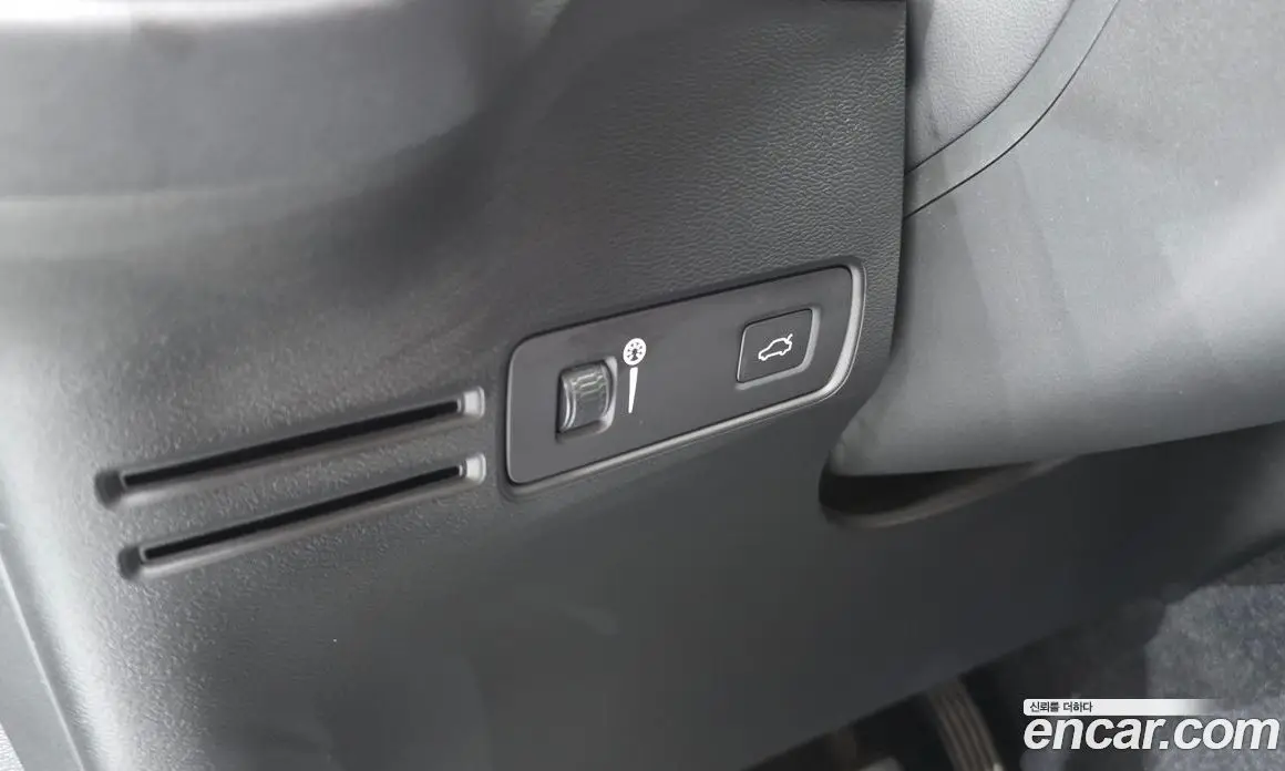 Volvo XC40 2019 2.0 автомат (гидро), фото 22