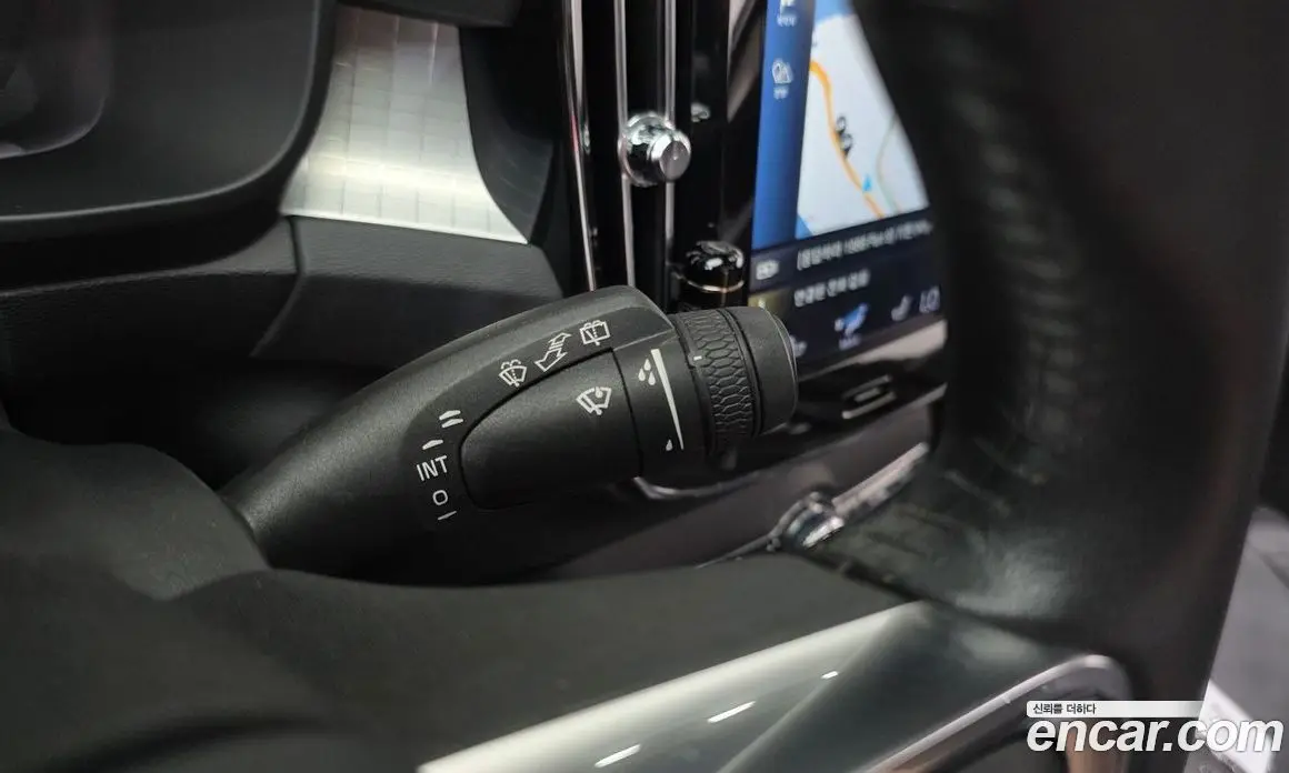 Volvo XC40 2019 2.0 автомат (гидро), фото 25