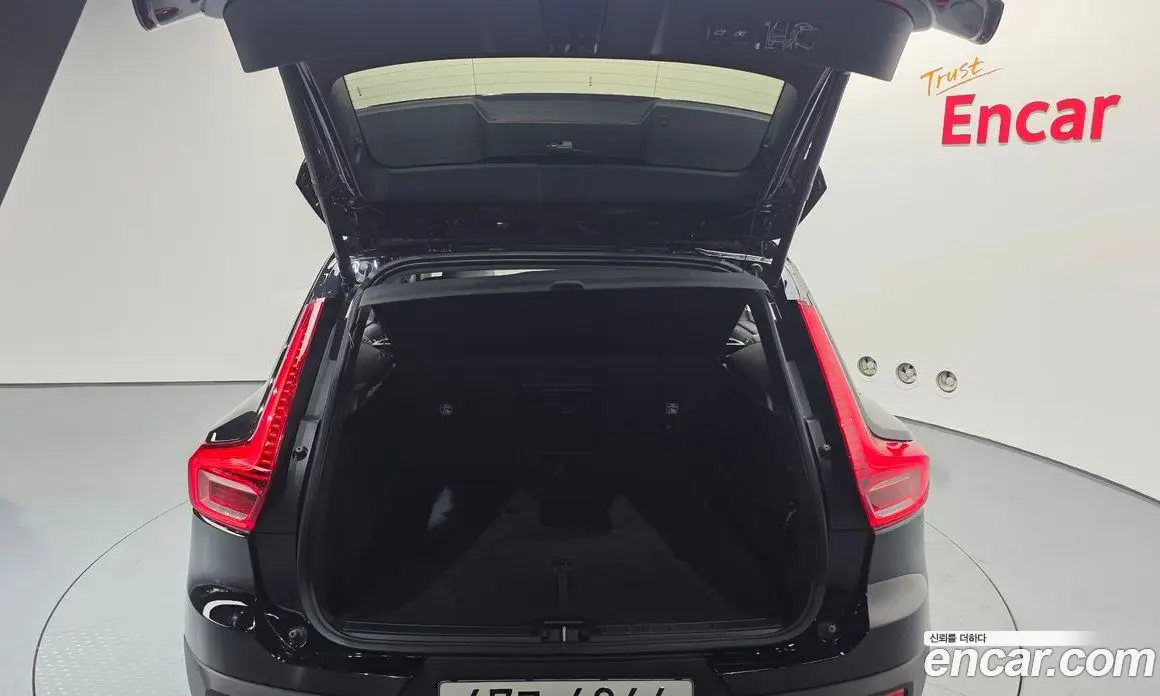 Volvo XC40 2019 2.0 автомат (гидро), фото 30