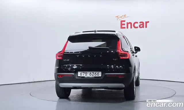 Volvo XC40 2019 2.0 автомат (гидро), миниатюра 4