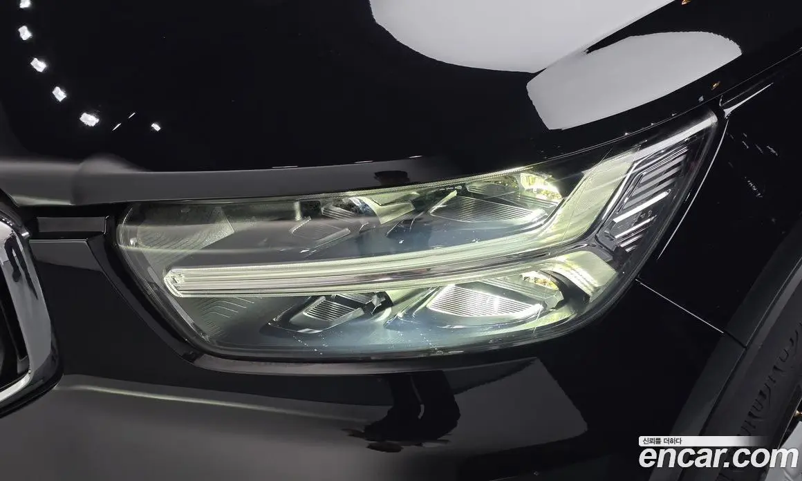 Volvo XC40 2019 2.0 автомат (гидро), фото 8