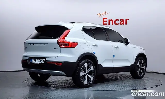 Volvo XC40 2025 2.0 автомат (гидро), миниатюра 2