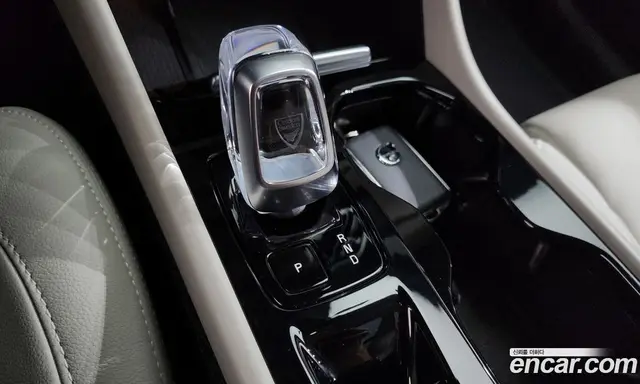 Volvo XC40 2025 2.0 автомат (гидро), миниатюра 12