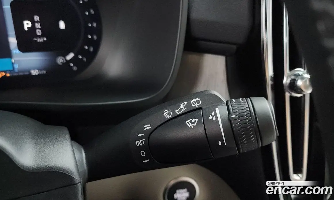 Volvo XC40 2025 2.0 автомат (гидро), фото 18