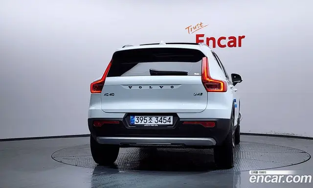 Volvo XC40 2025 2.0 автомат (гидро), миниатюра 4