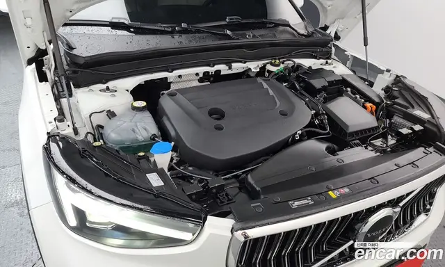Volvo XC40 2025 2.0 автомат (гидро), миниатюра 6