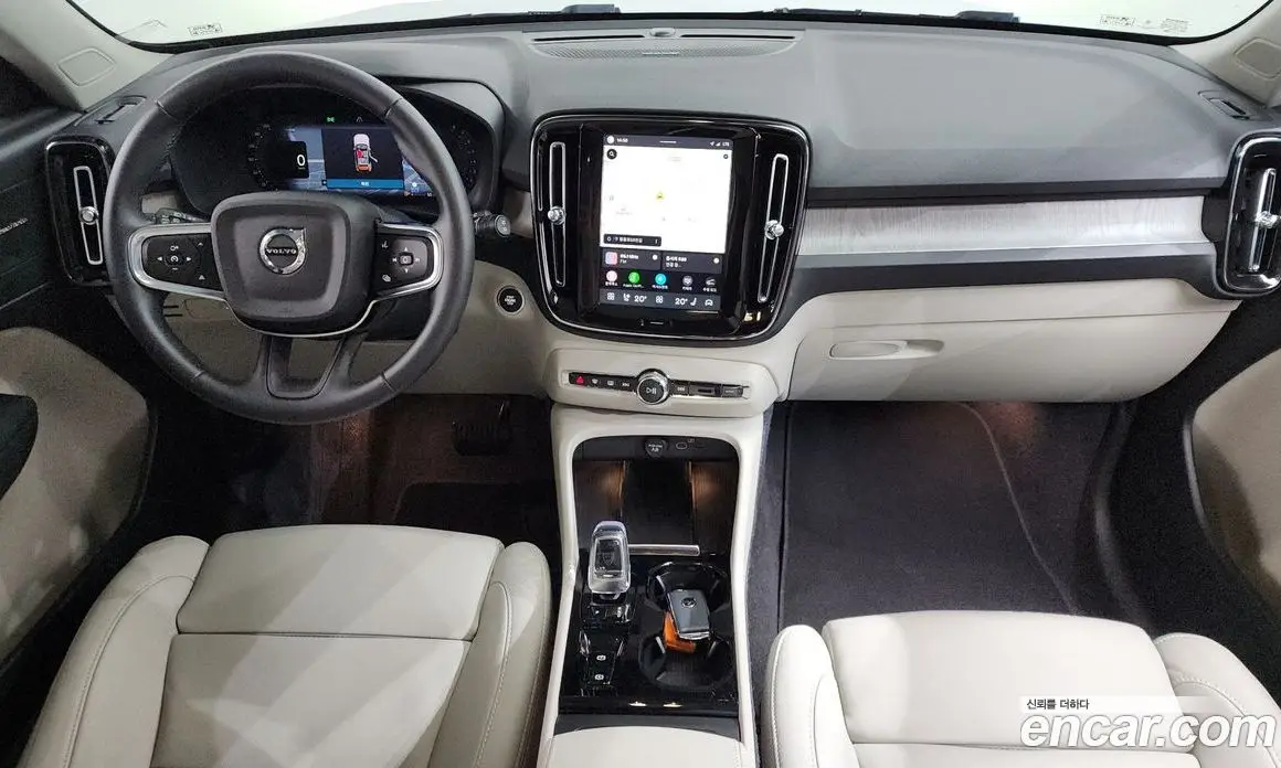 Volvo XC40 2025 2.0 автомат (гидро), фото 10