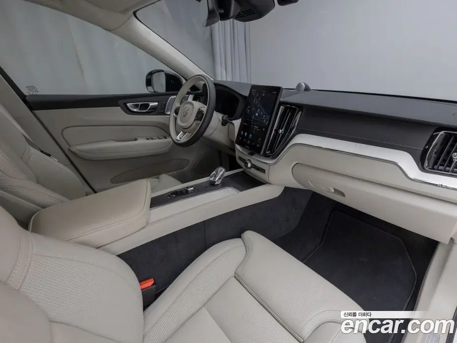 Volvo XC60 2026 2.0 автомат (гидро), фото 12