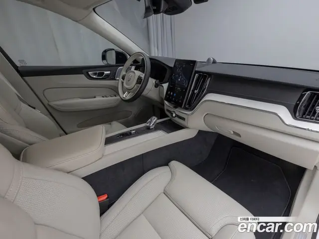 Volvo XC60 2026 2.0 автомат (гидро), миниатюра 12