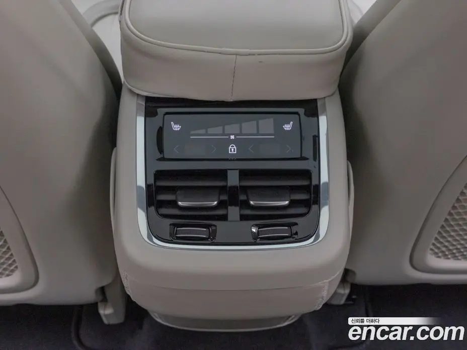 Volvo XC60 2026 2.0 автомат (гидро), фото 18