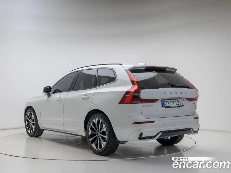 Volvo XC60 2026 2.0 автомат (гидро), фото 4