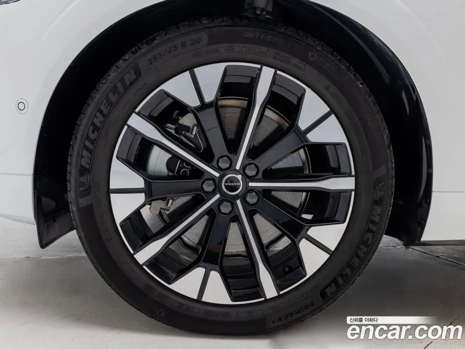 Volvo XC60 2026 2.0 автомат (гидро), фото 6