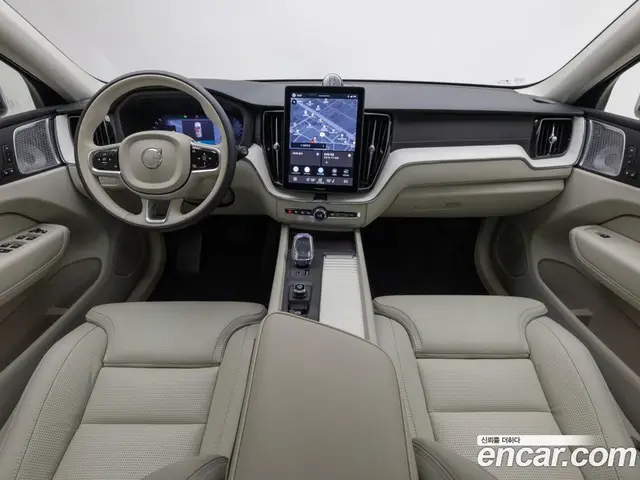 Volvo XC60 2026 2.0 автомат (гидро), миниатюра 8