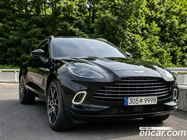 Aston Martin DBX, 2023, 12 080 км