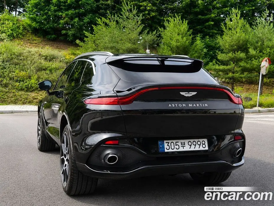 Aston Martin DBX 2023 4.0 автомат (гидро), фото 4