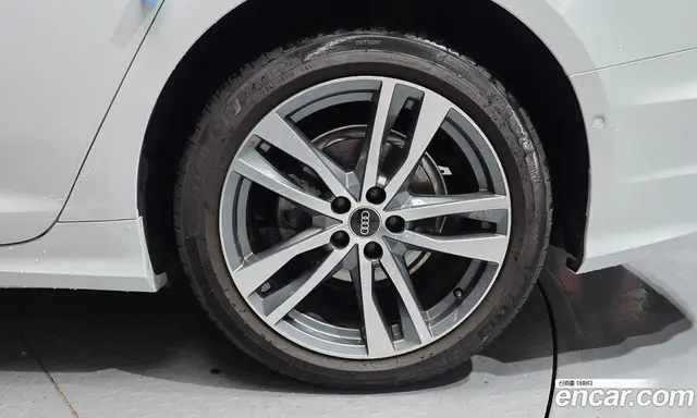 Audi A6 2022 2.0 автомат (гидро), миниатюра 7