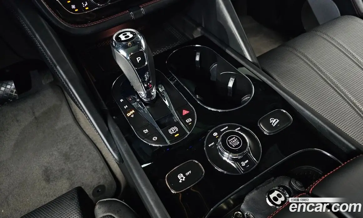 Bentley Bentayga 2024 4.0 автомат (гидро), фото 12