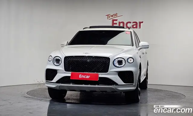 Bentley Bentayga 2024 4.0 автомат (гидро), миниатюра 3
