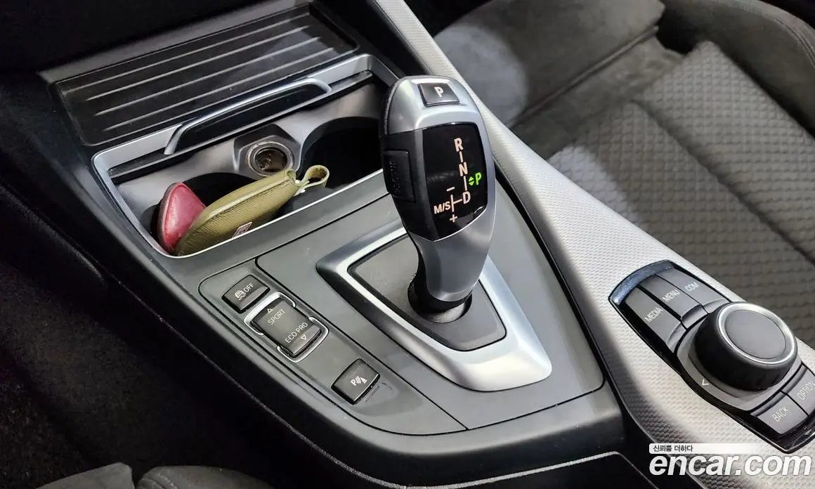 BMW 1 серия 2018 2.0 автомат (гидро), фото 11