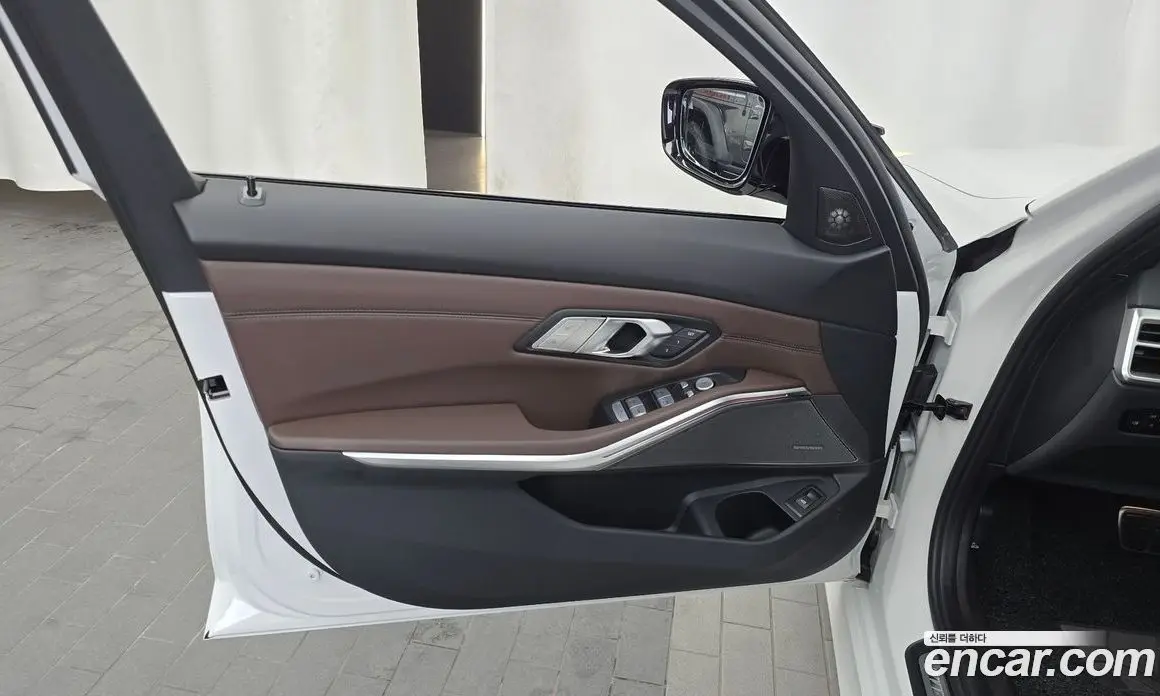 BMW 3 серия 2025 3.0 автомат (гидро), фото 14