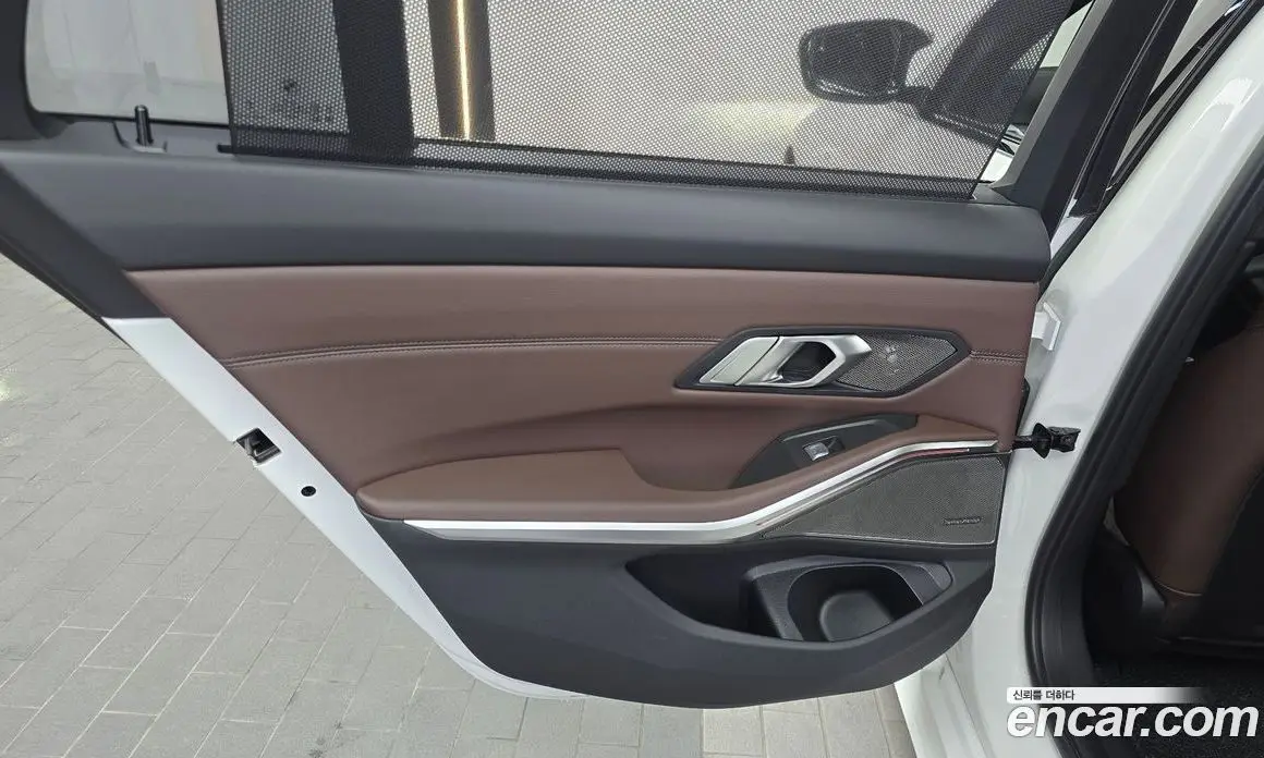 BMW 3 серия 2025 3.0 автомат (гидро), фото 15
