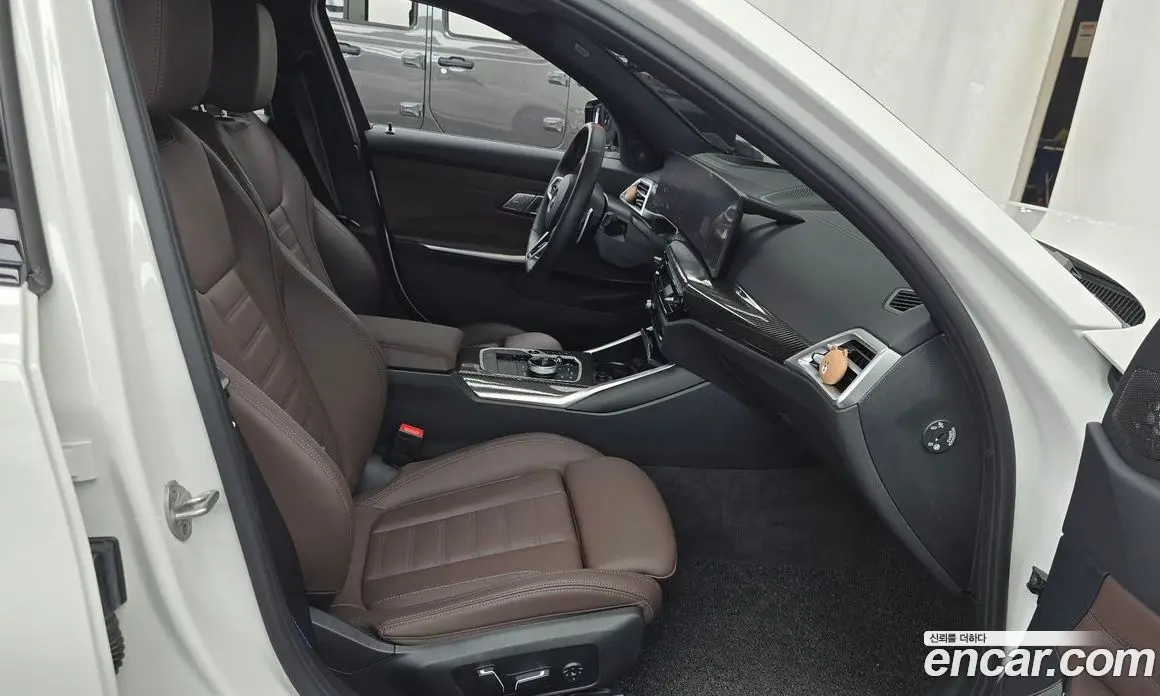 BMW 3 серия 2025 3.0 автомат (гидро), фото 16