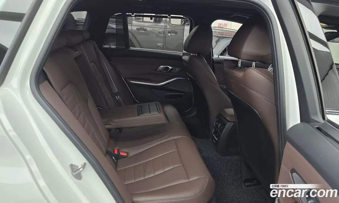 BMW 3 серия 2025 3.0 автомат (гидро), фото 17