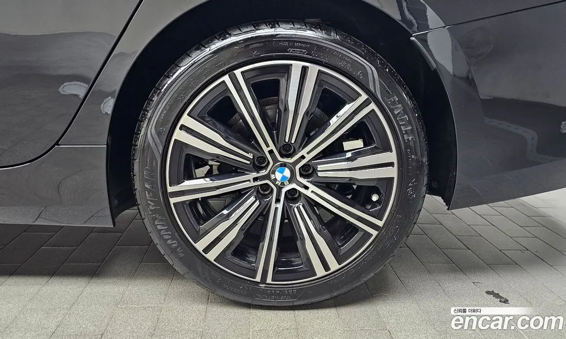BMW 3 серия 2025 2.0 автомат (гидро), фото 6