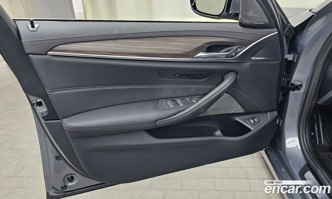 BMW 5 серия 2023 2.0 автомат (гидро), фото 14