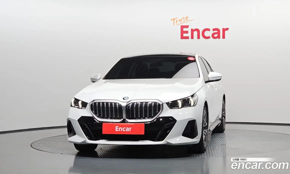 BMW 5 серия 2025 2.0 автомат (гидро), фото 3