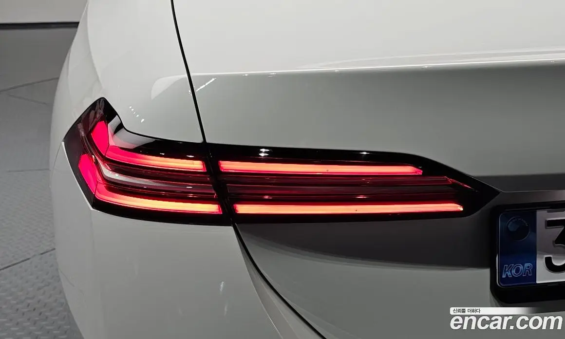 BMW 5 серия 2025 2.0 автомат (гидро), фото 9