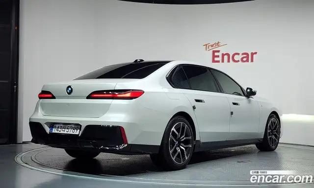 BMW 7 серия 2023 3.0 автомат (гидро), миниатюра 2