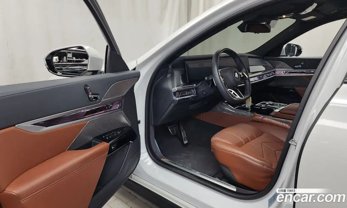 BMW 7 серия 2023 3.0 автомат (гидро), фото 13