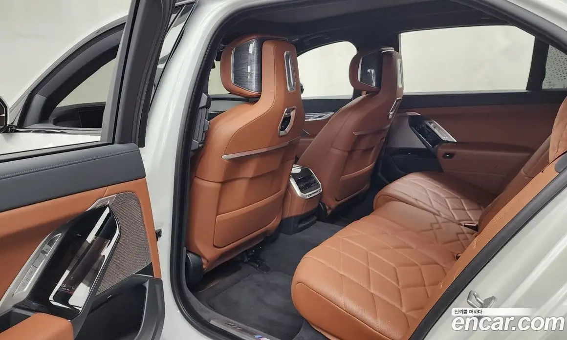 BMW 7 серия 2023 3.0 автомат (гидро), фото 16