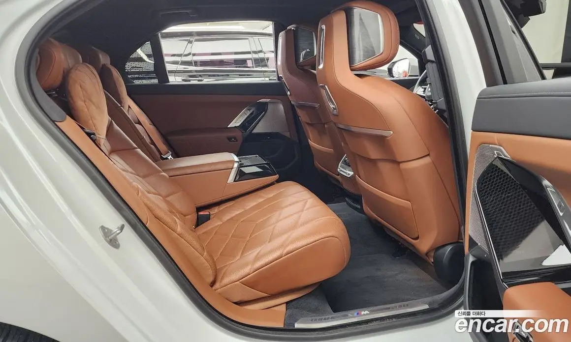 BMW 7 серия 2023 3.0 автомат (гидро), фото 18
