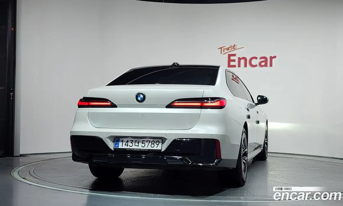 BMW 7 серия 2023 3.0 автомат (гидро), фото 4