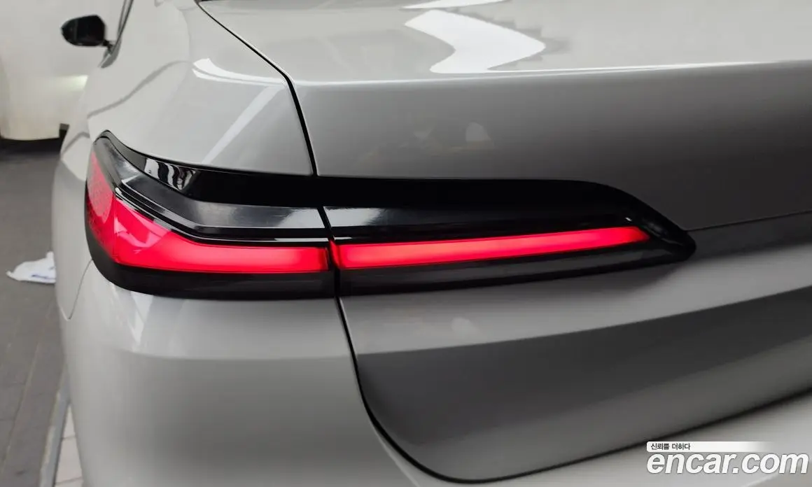 BMW 7 серия 2023 3.0 автомат (гидро), фото 9