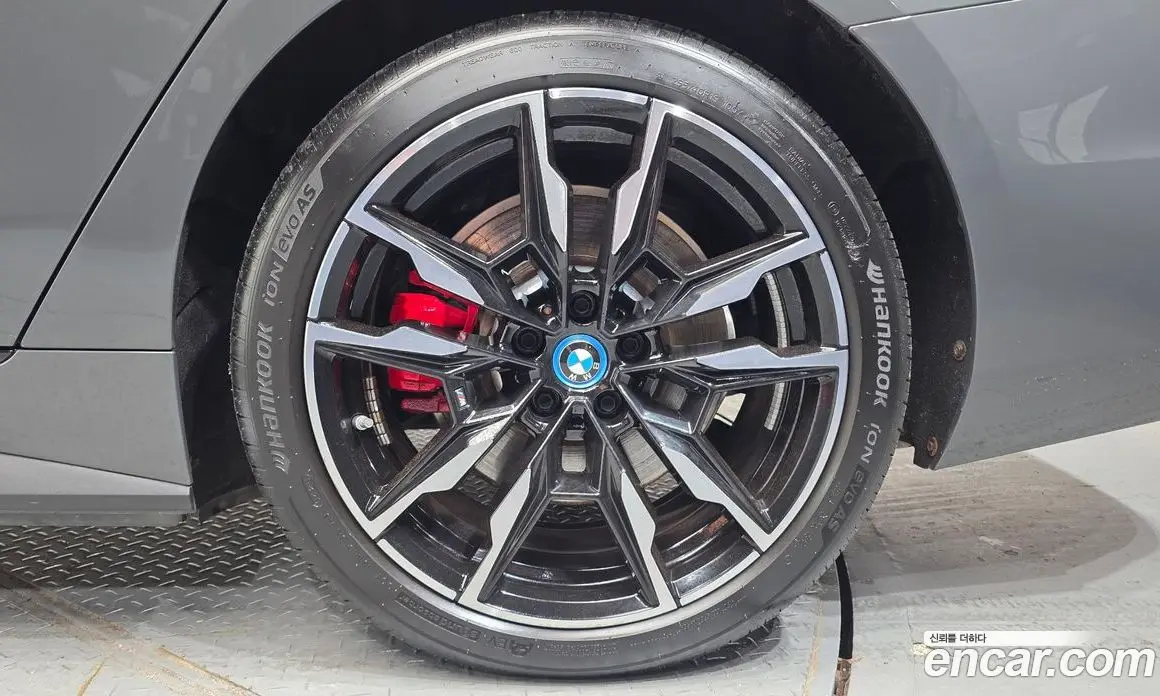 BMW i4 2023 0.2 автомат (гидро), фото 6
