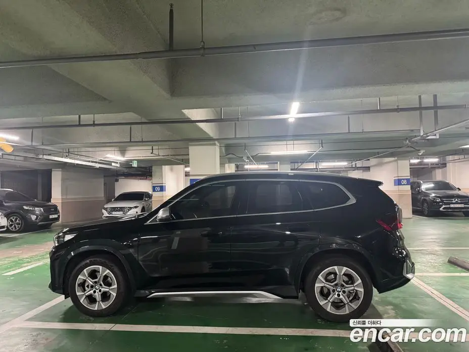 BMW X1 2023 2.0 автомат (гидро), фото 6