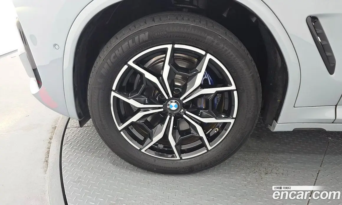 BMW X4 2023 2.0 автомат (гидро), фото 5