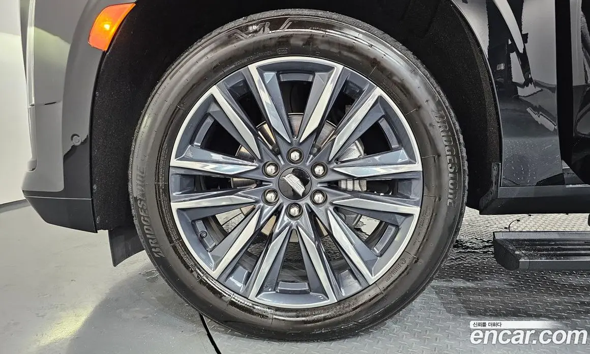 Cadillac Escalade 2023 6.2 автомат (гидро), фото 5