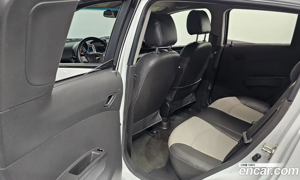Chevrolet Spark 2011 1.0 автомат (гидро), фото 16