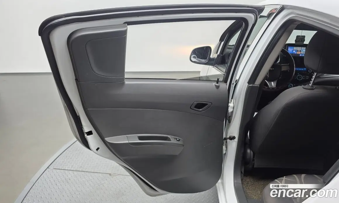 Chevrolet Spark 2015 1.0 автомат (гидро), фото 15