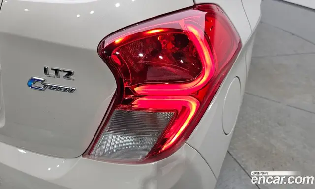 Chevrolet Spark 2016 1.0 автомат (гидро), миниатюра 9